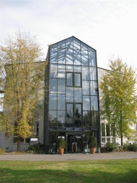 Sportpark Bad Nauheim Hotel Bagian luar foto